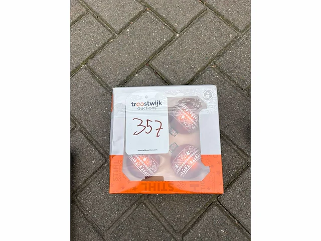 Stihl kerstballen - afbeelding 1 van  1