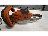 Stihl kettingzaag handgreep met accu en lader - afbeelding 2 van  5