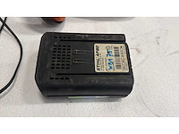 Stihl kettingzaag handgreep met accu en lader - afbeelding 3 van  5