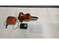 Stihl kettingzaag handgreep met accu en lader - afbeelding 5 van  5