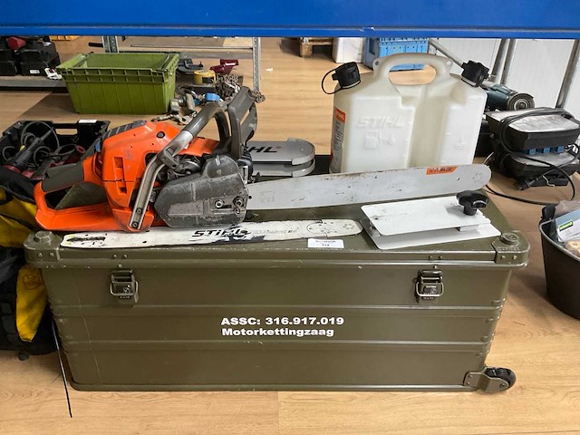 Stihl kettingzaag - afbeelding 1 van  8