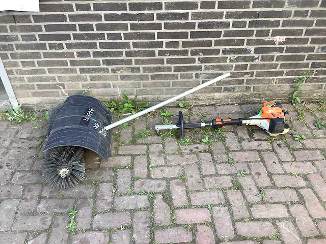 Stihl km 94 rc combimachine borstelaanbouwdeel - afbeelding 2 van  5