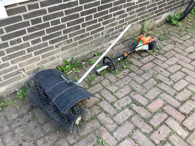 Stihl km 94 rc combimachine borstelaanbouwdeel - afbeelding 3 van  5