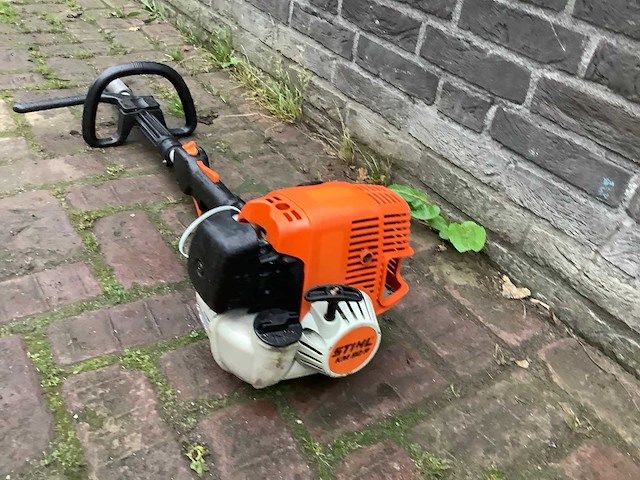 Stihl km90 r heggenschaar - afbeelding 2 van  3