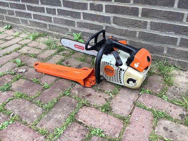 Stihl ms 201t tophendel kettingzaag - afbeelding 1 van  4
