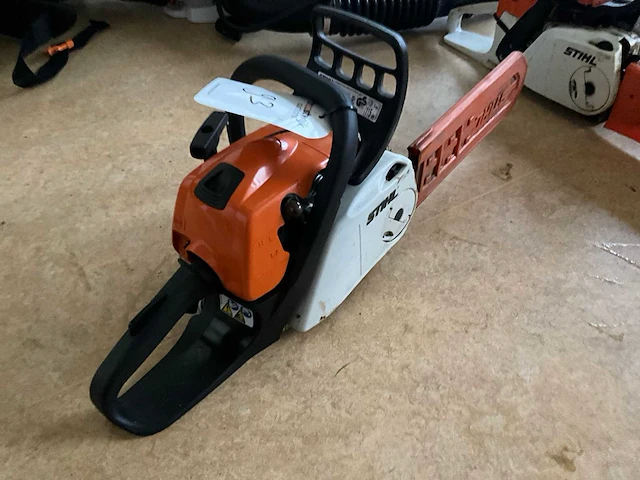 Stihl ms 211c kettingzaag - afbeelding 3 van  8