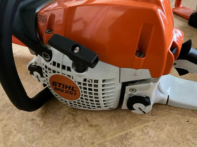 Stihl ms 252 kettingzaag - afbeelding 5 van  8