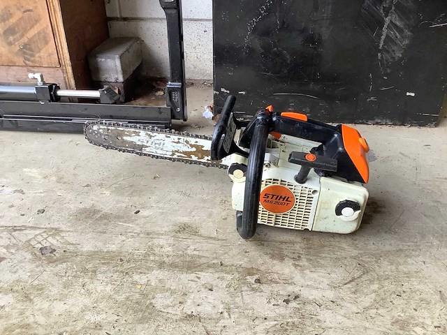 Stihl ms200t kettingzaag - afbeelding 1 van  1