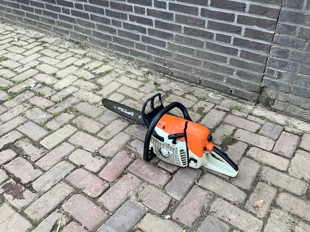 Stihl ms280 kettingzaag - afbeelding 1 van  2