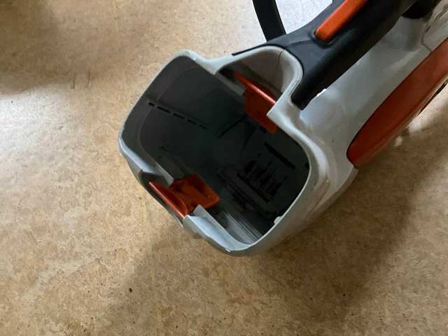 Stihl msa 161t accu kettingzaag - afbeelding 2 van  6