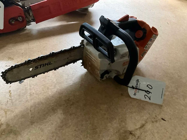 Stihl msa 220 accu kettingzaag - afbeelding 1 van  8