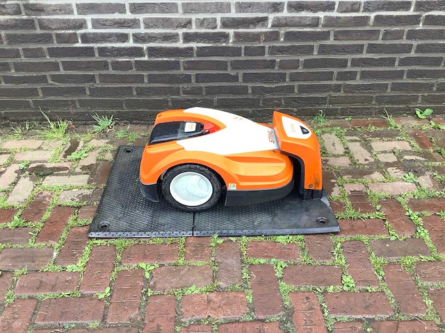 Stihl rmi 422 robotmaaier - afbeelding 2 van  4