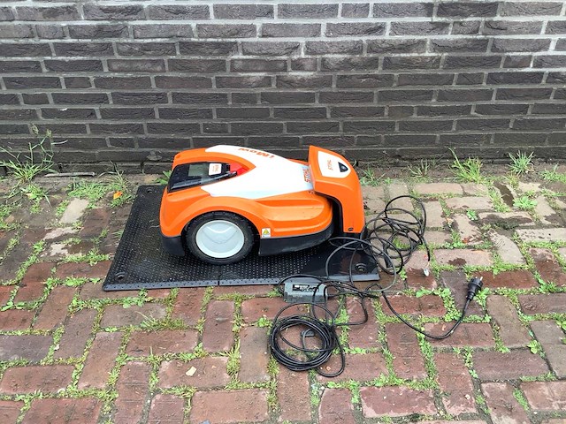 Stihl rmi 422 robotmaaier - afbeelding 2 van  4