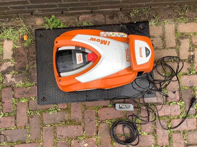 Stihl rmi 422 robotmaaier - afbeelding 4 van  4