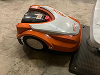 Stihl rmi 422.1 robotmaaier - afbeelding 3 van  9