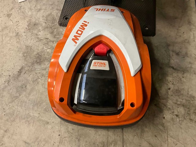 Stihl rmi 422.1 robotmaaier - afbeelding 4 van  9