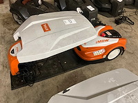 Stihl rmi 422.2 robotmaaier - afbeelding 2 van  7