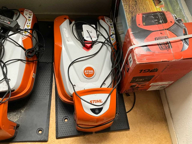 Stihl rmi 522c robotmaaier - afbeelding 2 van  3
