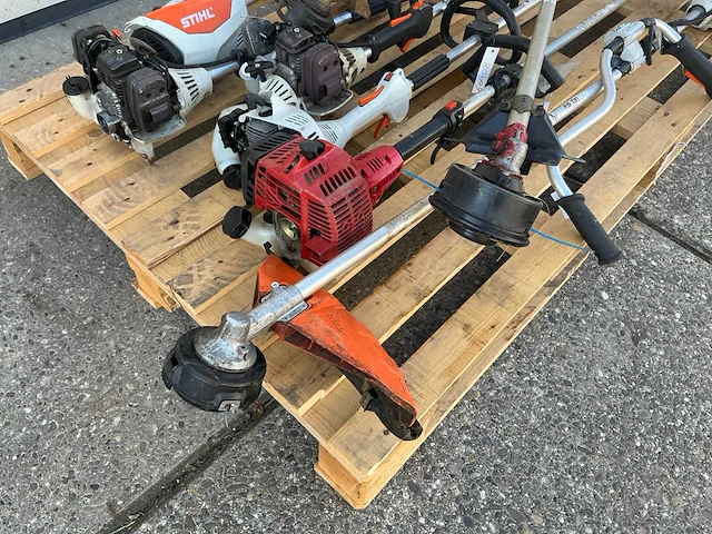 Stihl/ robin bosmaaier (9x) - afbeelding 6 van  8