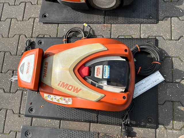 Stihl robotmaaier (7x) - afbeelding 1 van  4