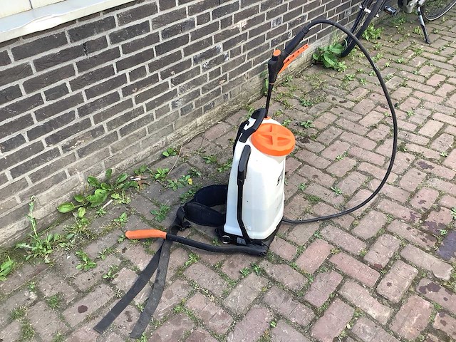 Stihl sg 71 rugnevelspuit - afbeelding 3 van  4