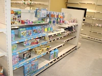Stijkkralen en strijkkraalfiguren in twee stellingdelen o.a. aquabeads en clementoni in diverse maten, kle...