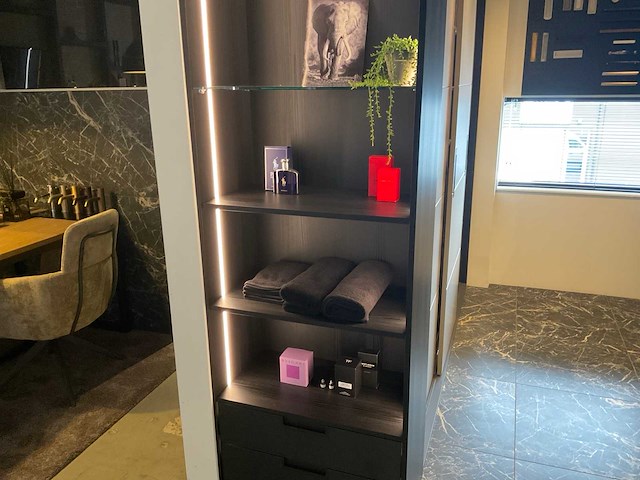 Stijl - kledingkast 250 x250 cm - afbeelding 3 van  8