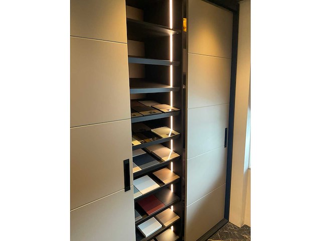 Stijl - kledingkast 250 x250 cm - afbeelding 7 van  8