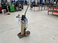 Stikstof fles met flessenwagen