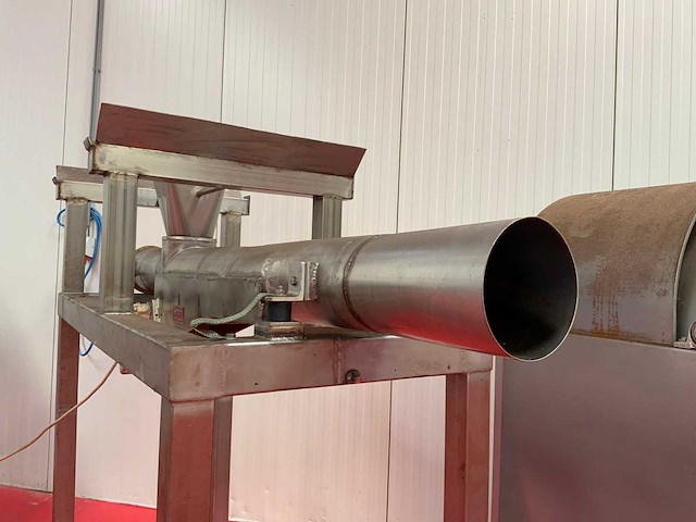 Stiletto triltechniek rvs transportgoot machine - afbeelding 7 van  12