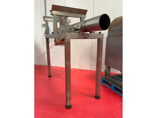 Stiletto triltechniek rvs transportgoot machine - afbeelding 8 van  12