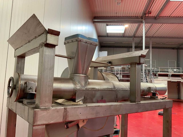 Stiletto triltechniek rvs transportgoot machine - afbeelding 2 van  12