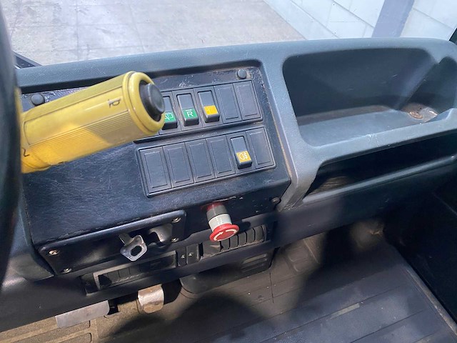 Still - 2009 - r07-25 - industriële trekker - afbeelding 12 van  13