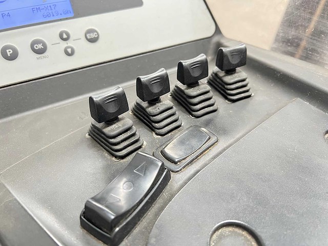 Still - 2010 - fm-x17 - reach truck - afbeelding 11 van  13