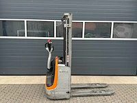 Still - 2012 - exv 10 - stapelaar - afbeelding 1 van  9
