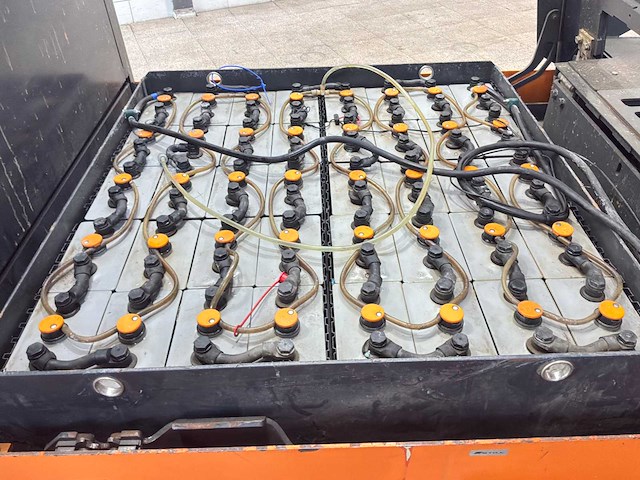 Still - 2014 - r07-25 - industriële trekker - afbeelding 6 van  18