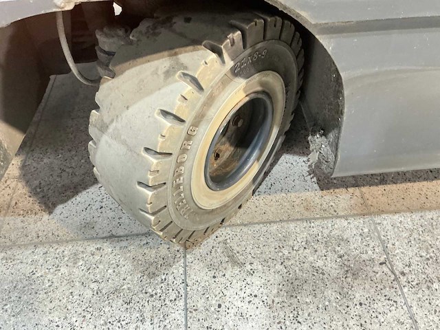 Still - 2014 - r07-25 - industriële trekker - afbeelding 8 van  18