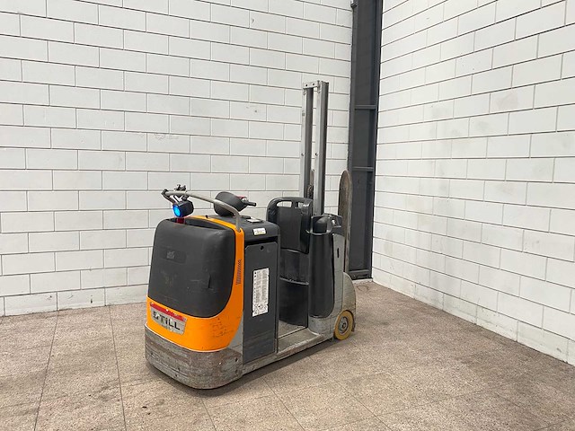 Still - 2015 - kanvan10 - industriële trekker - afbeelding 1 van  11