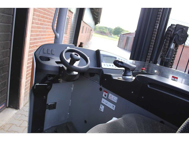 Still - 2016 - fm-x10 - 6.5m triplex, free-lift, side-shift - reach truck - afbeelding 8 van  12