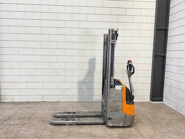 Still - 2019 - exv12 - stapelaar - afbeelding 1 van  10