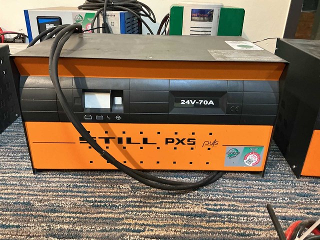 Still - 24v 70a - acculaders - 2021 - afbeelding 1 van  3