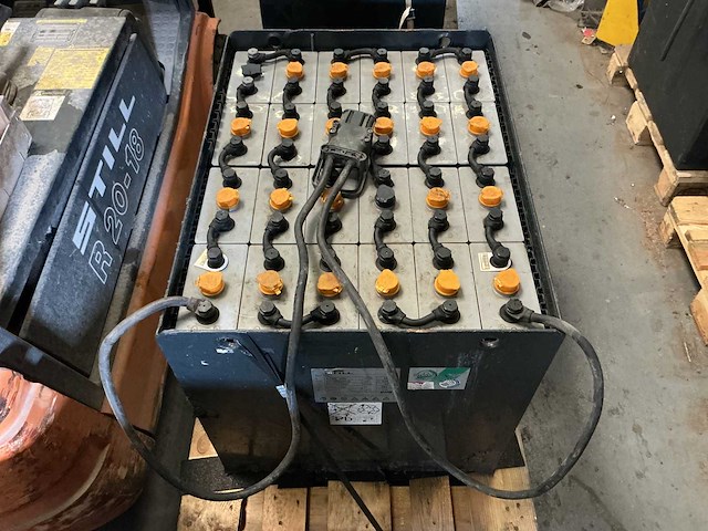 Still - 48v 5pzs 625ah - acculaders - 2017 - afbeelding 1 van  3