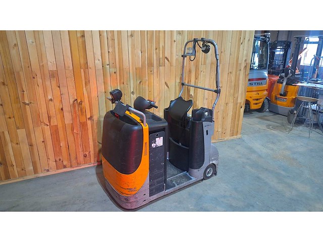 Still - cxt - industriële trekker - 2016 - afbeelding 1 van  12