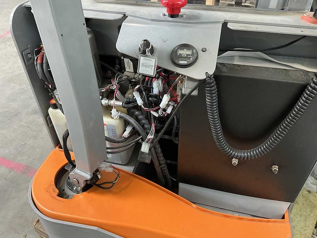 Still - ecv-10 defect - stackers - 2018 - afbeelding 2 van  3