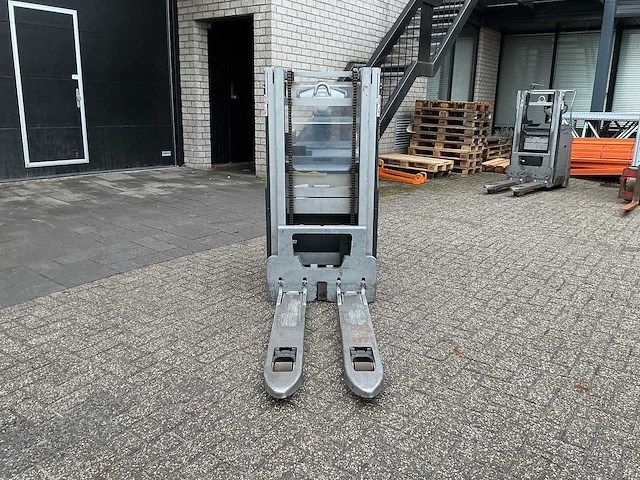 Still - exd-sf20 - stackers - 2020 - afbeelding 8 van  10