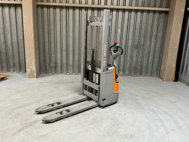 Still - exv-10 - stackers - 2017 - afbeelding 1 van  7