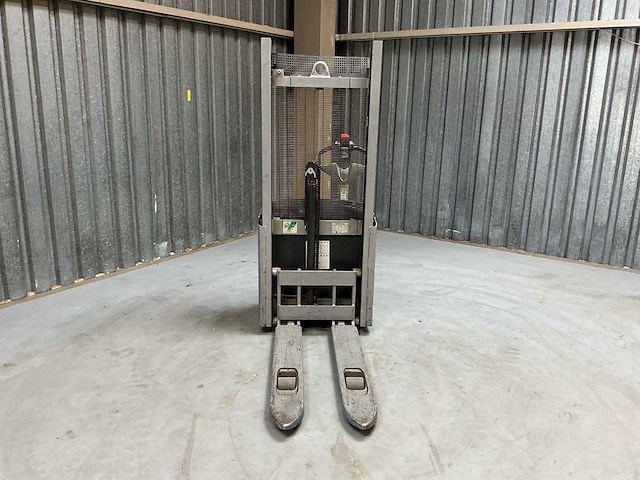 Still - exv-10 - stackers - 2017 - afbeelding 4 van  7