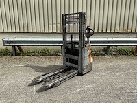 Still - exv-12 - stackers - 2013 - afbeelding 1 van  5