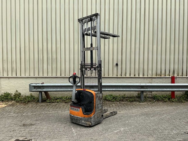 Still - exv-12 - stackers - 2013 - afbeelding 4 van  5