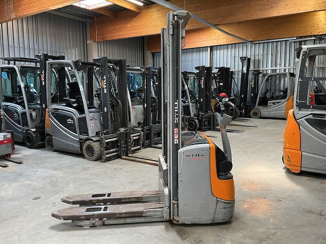 Still - exv-14c - stackers - 2019 - afbeelding 6 van  7